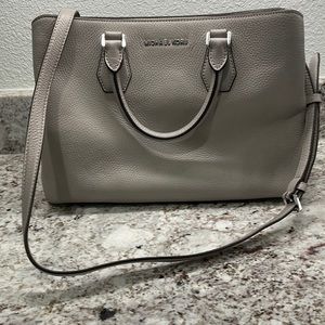 Michael Kors satchel bag w/detatchable and adjustable crossbody strap